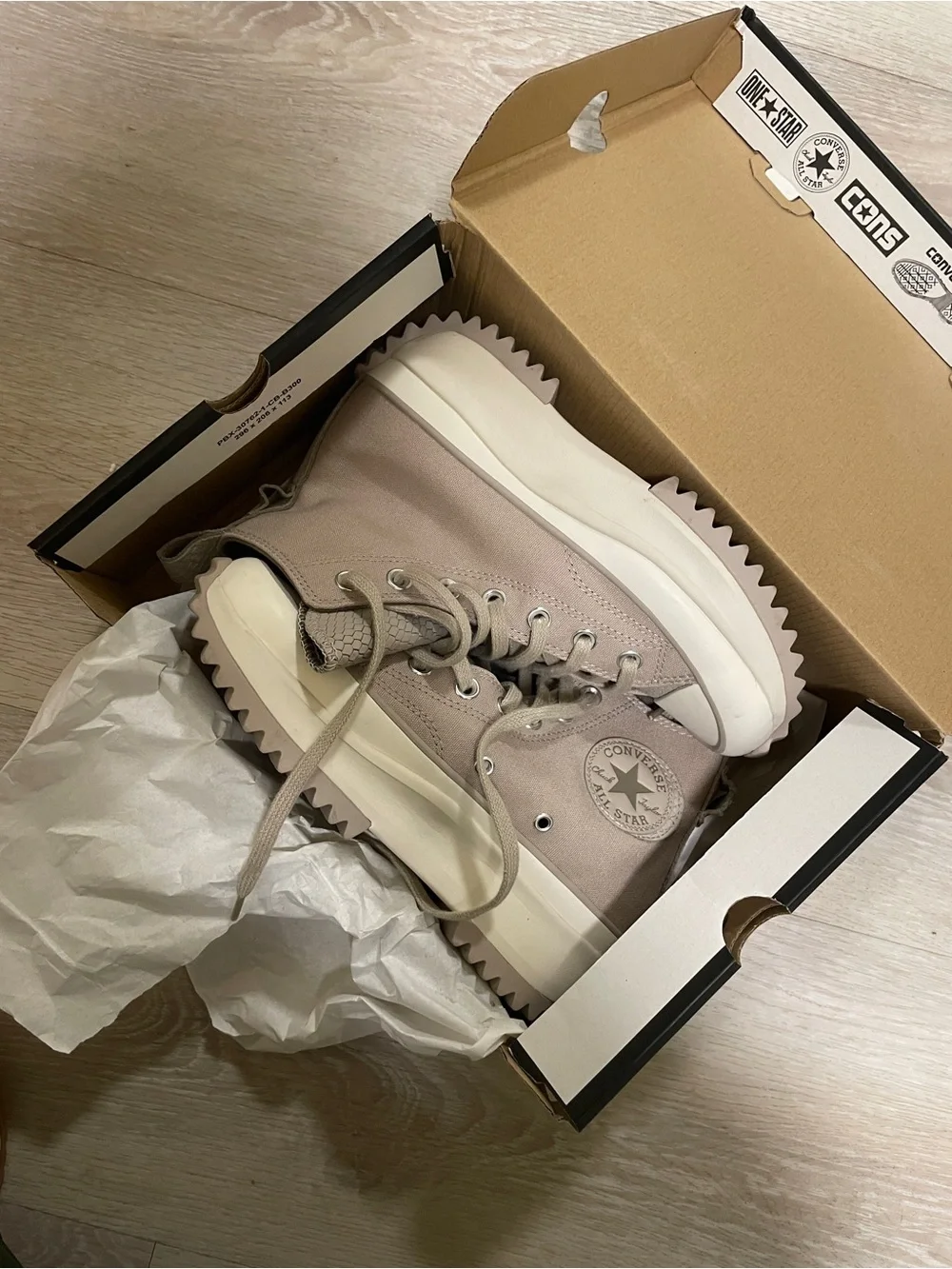 New Converse Run Star Hike Hi Size 6.5